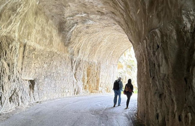 From Castelmezzano to Pietrapertosa - Guided Hiking Tour - Photo 4